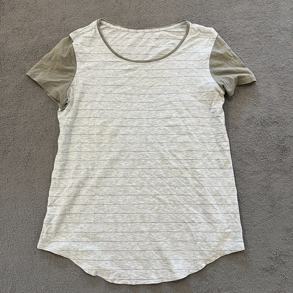 Lululemon Heathered Gray Striped Olive Green Sleeve Scoop Neck Tee Women's Sz 8